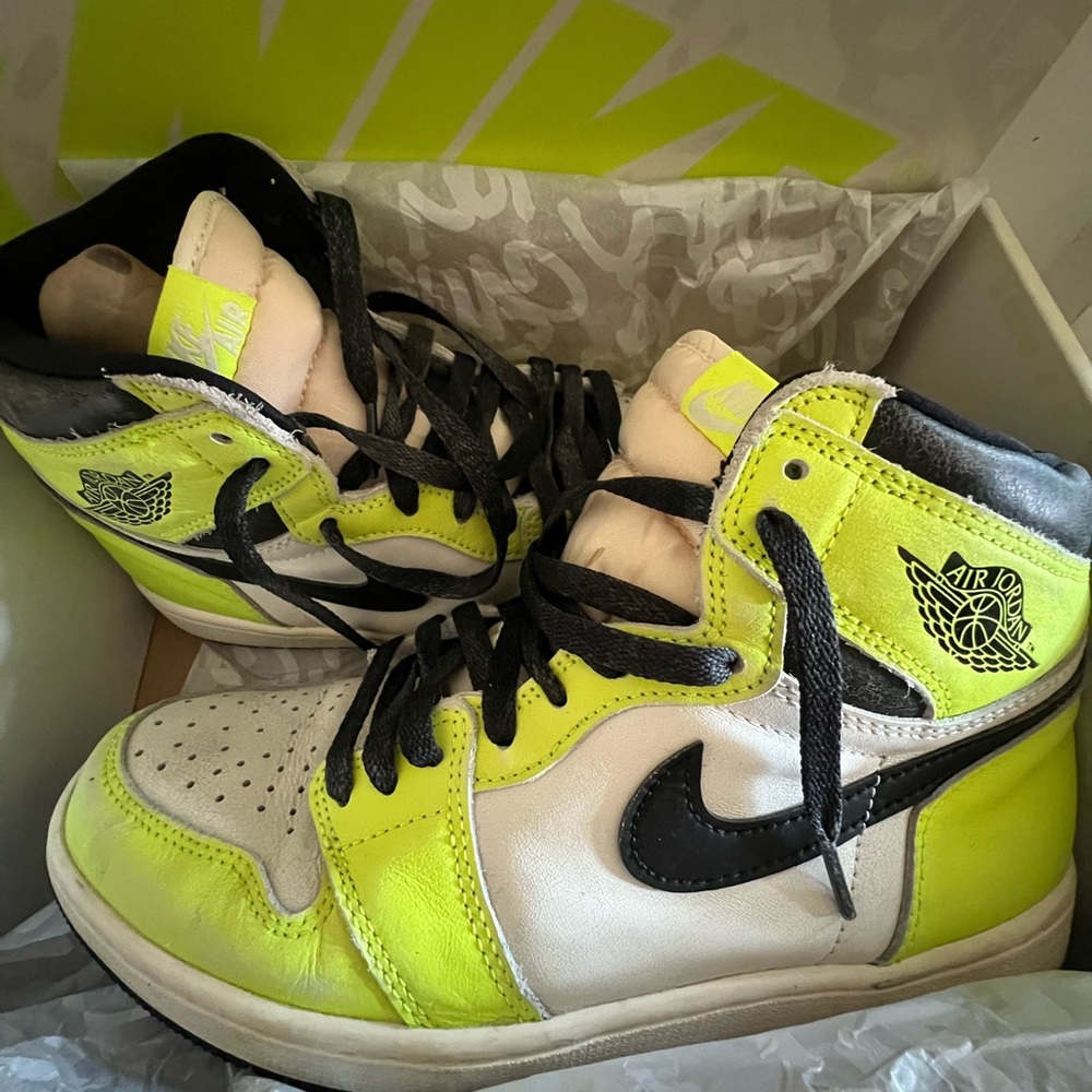 Nike Air Jordan Visionaire Neon Yellow/Black size8.5 Mens/size10 Women’s